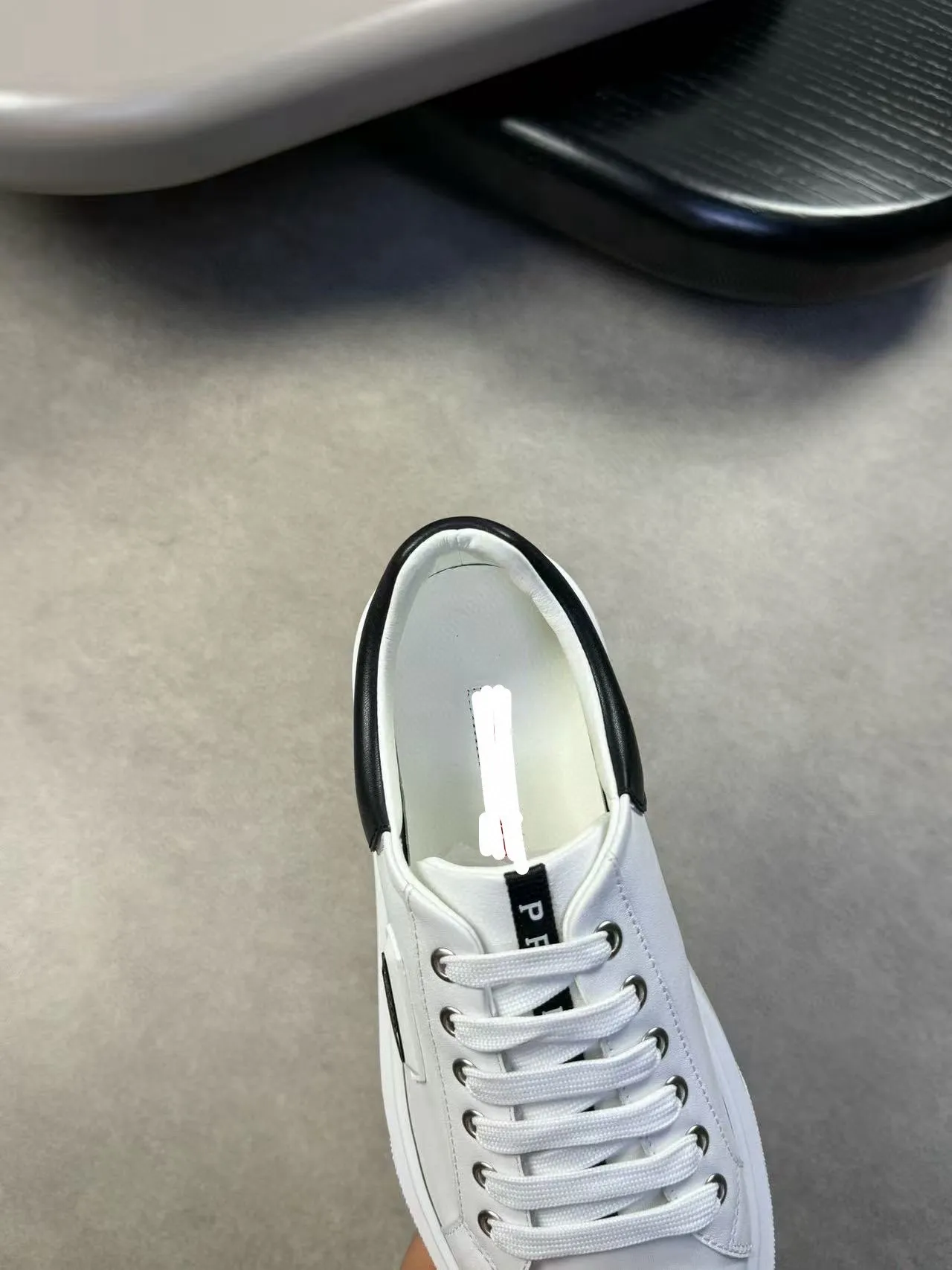 Men's shoes 💰P420💰[PRADA] Prada - High-end quality original order - Upper: original 🔝 Nappa calfskin, shoe body sewn with brand plastic LOGO - Inner: water-dyed cowhide - Outsole: original TPU rubber foam; molded outsole - Super high quality control, fine workmanship: highlighted (high-end, luxury, grade) -Size: 39-44 (38, 45, can be customized)